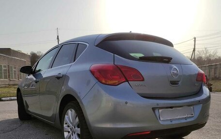 Opel Astra J, 2010 год, 530 000 рублей, 3 фотография