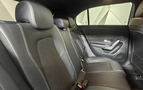 Mercedes-Benz A-Класс, 2019 год, 2 247 000 рублей, 15 фотография