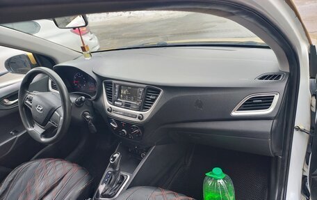 Hyundai Solaris II рестайлинг, 2017 год, 710 000 рублей, 2 фотография