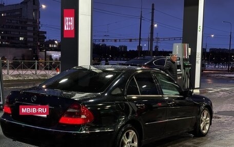 Mercedes-Benz E-Класс, 2003 год, 595 000 рублей, 3 фотография