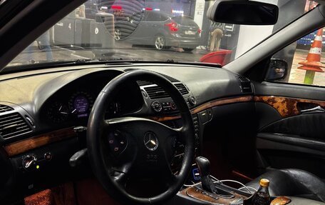 Mercedes-Benz E-Класс, 2003 год, 595 000 рублей, 6 фотография