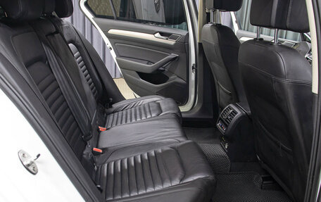 Volkswagen Passat B8 рестайлинг, 2019 год, 2 349 000 рублей, 12 фотография