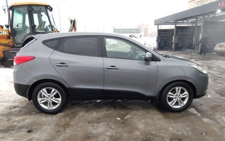 Hyundai ix35 I рестайлинг, 2013 год, 1 050 000 рублей, 2 фотография