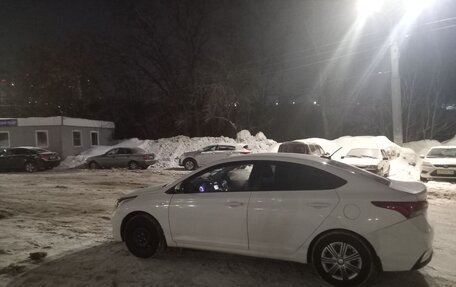 Hyundai Solaris II рестайлинг, 2017 год, 740 000 рублей, 2 фотография