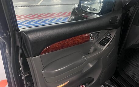 Toyota Land Cruiser Prado 120 рестайлинг, 2007 год, 2 190 000 рублей, 17 фотография