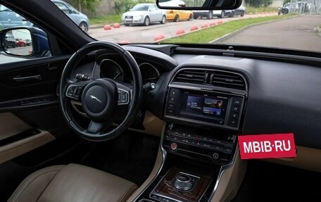 Jaguar XE I рестайлинг, 2015 год, 1 700 000 рублей, 11 фотография