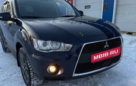 Mitsubishi Outlander III рестайлинг 3, 2010 год, 559 000 рублей, 3 фотография