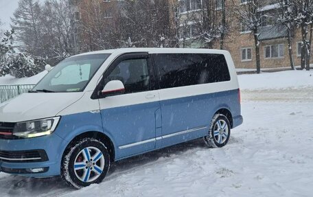 Volkswagen Caravelle T6 рестайлинг, 2017 год, 3 000 000 рублей, 4 фотография
