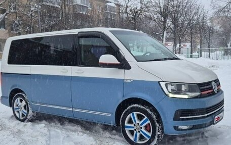 Volkswagen Caravelle T6 рестайлинг, 2017 год, 3 000 000 рублей, 2 фотография