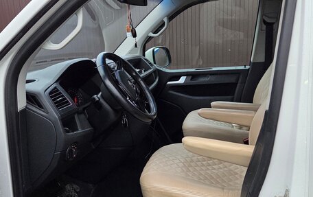 Volkswagen Caravelle T6 рестайлинг, 2017 год, 3 000 000 рублей, 6 фотография