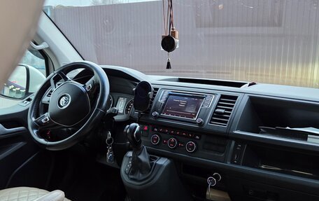 Volkswagen Caravelle T6 рестайлинг, 2017 год, 3 000 000 рублей, 7 фотография