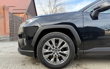Toyota RAV4, 2021 год, 3 600 000 рублей, 3 фотография