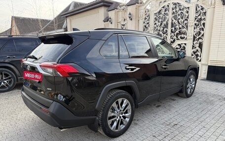 Toyota RAV4, 2021 год, 3 600 000 рублей, 4 фотография