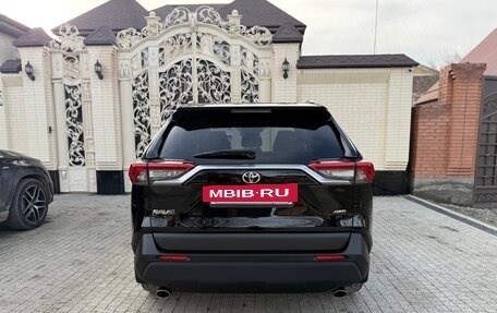 Toyota RAV4, 2021 год, 3 600 000 рублей, 6 фотография