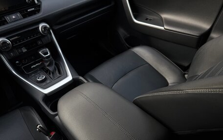 Toyota RAV4, 2021 год, 3 600 000 рублей, 10 фотография