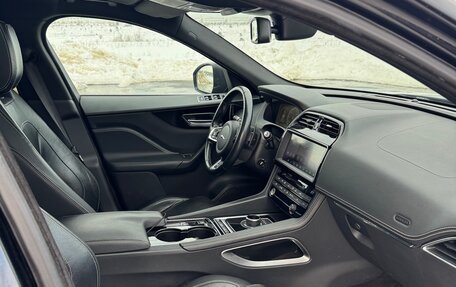 Jaguar F-Pace, 2016 год, 3 400 000 рублей, 13 фотография