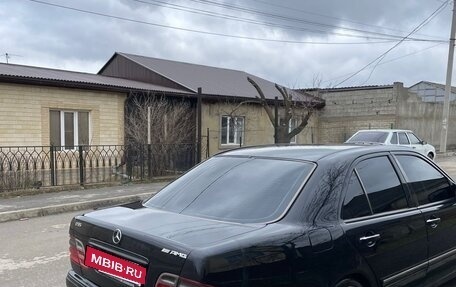 Mercedes-Benz E-Класс, 1999 год, 550 000 рублей, 2 фотография