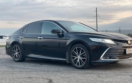 Toyota Camry, 2018 год, 2 395 000 рублей, 2 фотография
