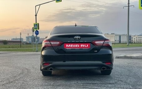 Toyota Camry, 2018 год, 2 395 000 рублей, 5 фотография