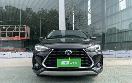 Toyota Yaris XP150 рестайлинг, 2022 год, 1 299 099 рублей, 2 фотография