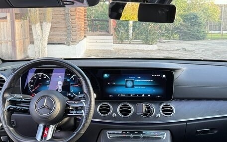 Mercedes-Benz E-Класс, 2021 год, 3 500 000 рублей, 10 фотография