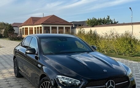 Mercedes-Benz E-Класс, 2021 год, 3 500 000 рублей, 5 фотография