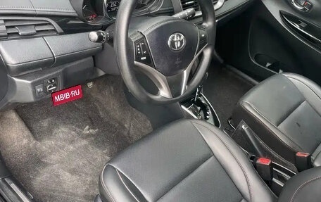 Toyota Yaris XP150 рестайлинг, 2022 год, 1 299 099 рублей, 17 фотография