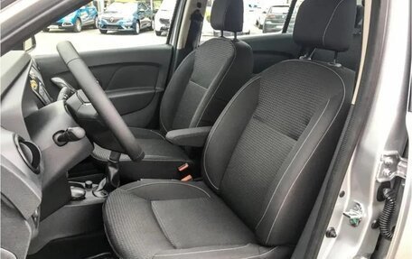 Renault Logan II, 2019 год, 765 000 рублей, 4 фотография