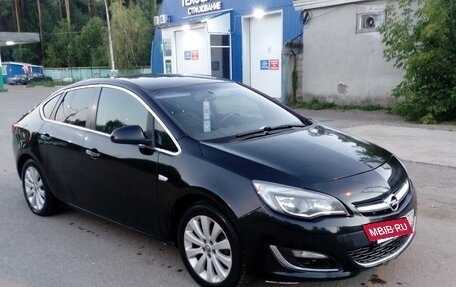 Opel Astra J, 2013 год, 929 000 рублей, 3 фотография