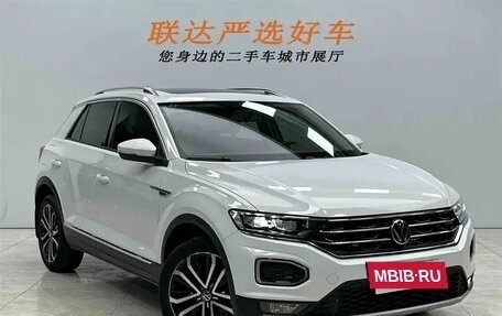 Volkswagen T-Roc I, 2022 год, 1 480 888 рублей, 3 фотография