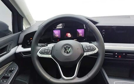 Volkswagen Golf VIII, 2022 год, 1 870 000 рублей, 7 фотография