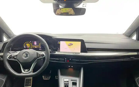 Volkswagen Golf VIII, 2022 год, 1 850 000 рублей, 14 фотография