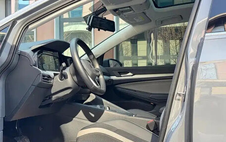 Volkswagen Golf VIII, 2022 год, 1 910 000 рублей, 9 фотография