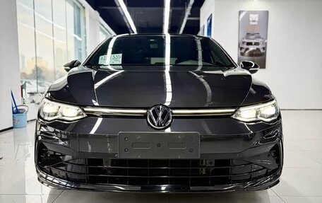 Volkswagen Golf VIII, 2022 год, 1 930 000 рублей, 2 фотография