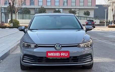 Volkswagen Golf VIII, 2022 год, 1 910 000 рублей, 2 фотография
