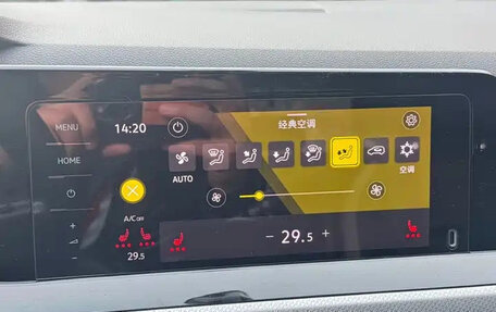 Volkswagen Golf VIII, 2022 год, 1 910 000 рублей, 12 фотография