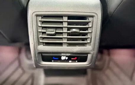 Volkswagen Golf VIII, 2022 год, 1 930 000 рублей, 16 фотография