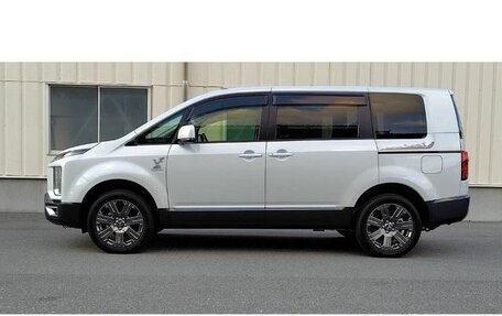 Mitsubishi Delica D:5 I, 2022 год, 2 900 000 рублей, 7 фотография