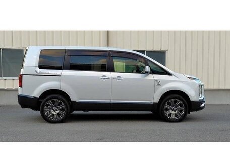 Mitsubishi Delica D:5 I, 2022 год, 2 900 000 рублей, 6 фотография