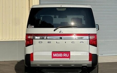 Mitsubishi Delica D:5 I, 2022 год, 2 900 000 рублей, 4 фотография