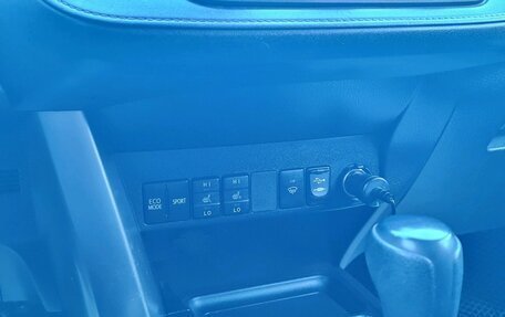 Toyota RAV4, 2013 год, 1 865 000 рублей, 33 фотография