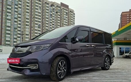 Honda Stepwgn IV, 2017 год, 2 080 000 рублей, 2 фотография