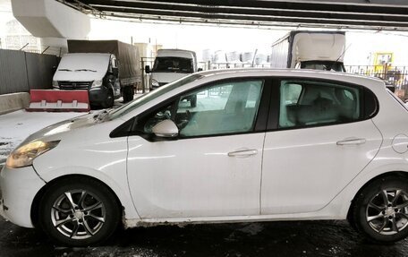 Peugeot 208 II, 2013 год, 450 000 рублей, 2 фотография