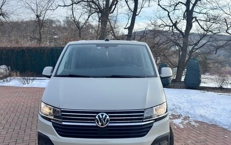 Volkswagen Caravelle T6 рестайлинг, 2021 год, 3 800 000 рублей, 1 фотография