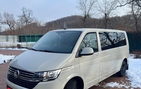 Volkswagen Caravelle T6 рестайлинг, 2021 год, 3 800 000 рублей, 3 фотография