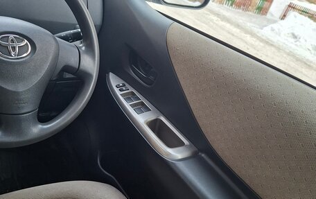 Toyota Ractis I, 2005 год, 600 000 рублей, 17 фотография