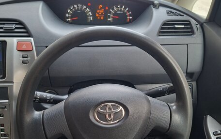 Toyota Ractis I, 2005 год, 600 000 рублей, 15 фотография