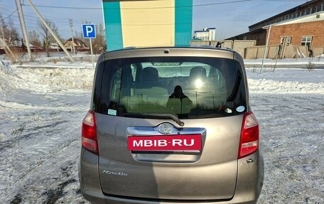 Toyota Ractis I, 2005 год, 600 000 рублей, 10 фотография