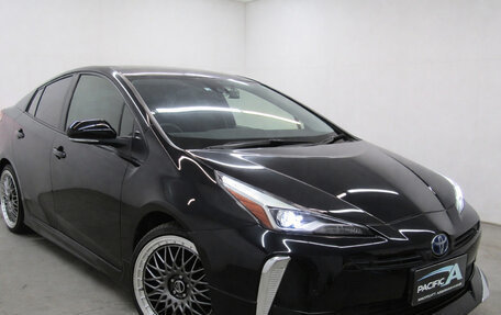 Toyota Prius IV XW50, 2022 год, 1 710 020 рублей, 2 фотография