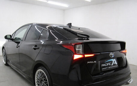 Toyota Prius IV XW50, 2022 год, 1 710 020 рублей, 3 фотография